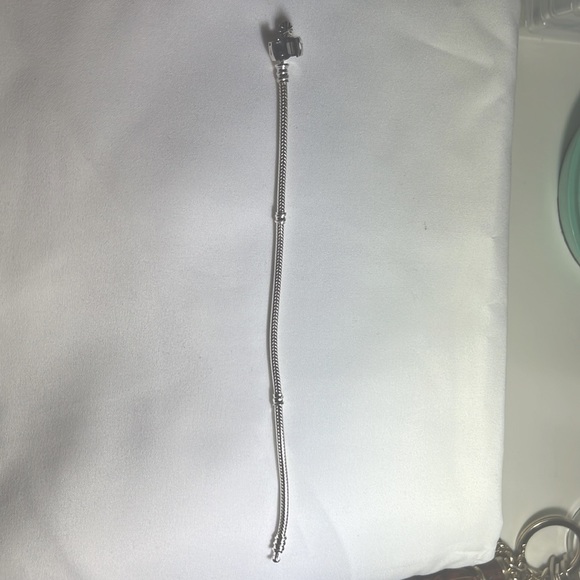 Pandora Moment Daisy Flower Bracelet - Picture 3 of 3